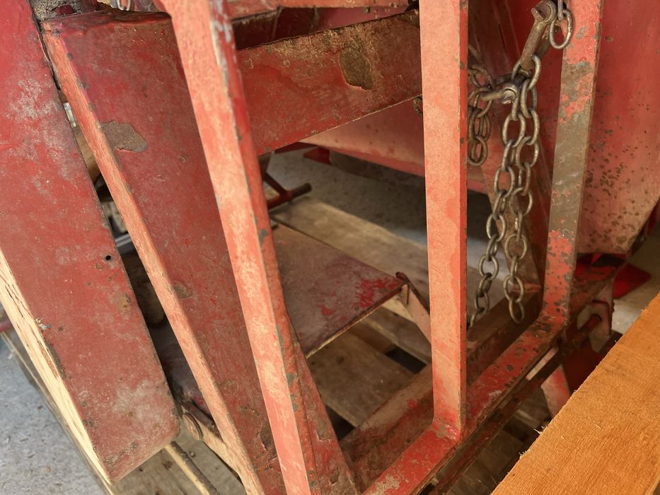 Прикачен циркуляр за трактор