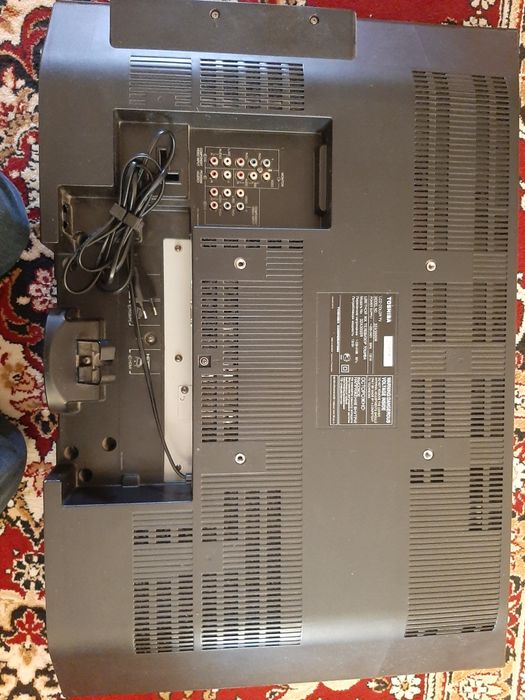 Продам ЖК телевизор "TOSHIBA" на запчасти.