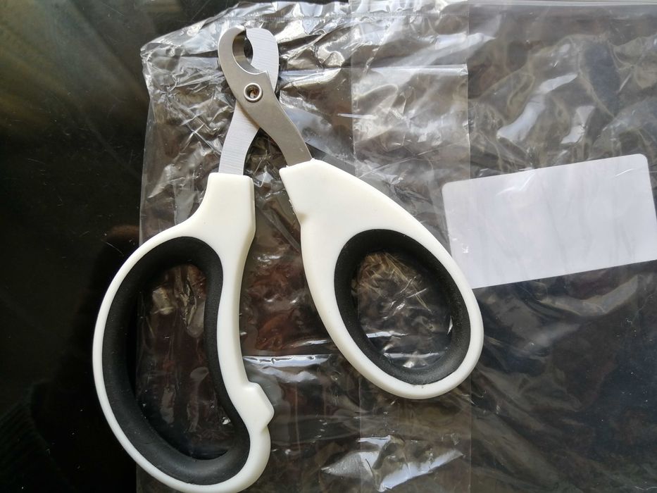 Продавам ножички за котешки/кучешки нокти по €10 бройката.