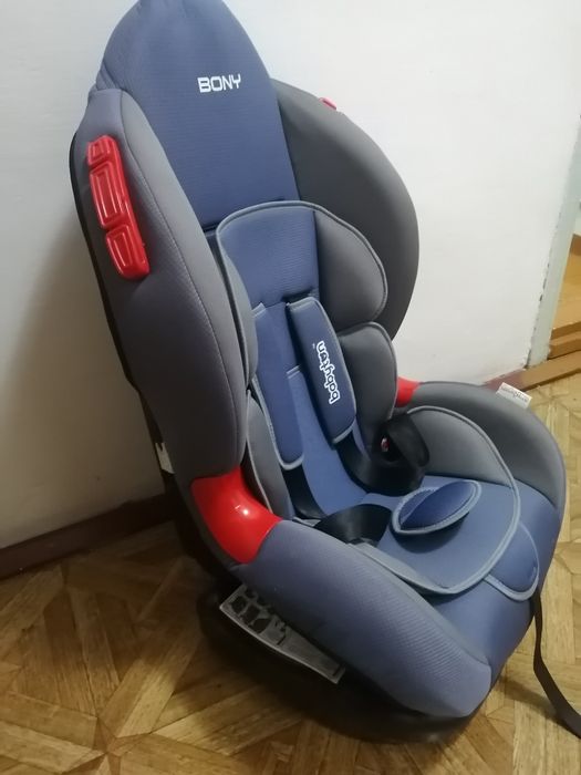 Здравствуйте продадим детское автокресло