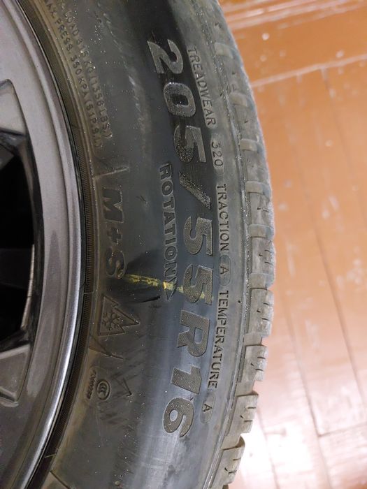 Продаётся демисезонные шины с диском от автомобиля