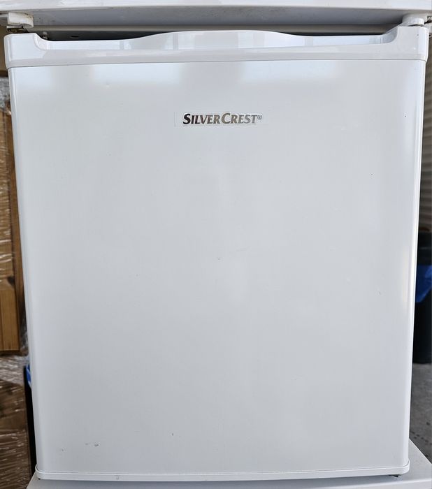 Малък хладилник с фризер SilverCrest