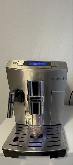 Aparat de cafea boabe/expresor automat Delonghi Prima Dona S Cappucino