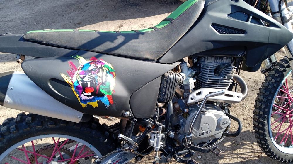 Мотоцикл эндуро 06