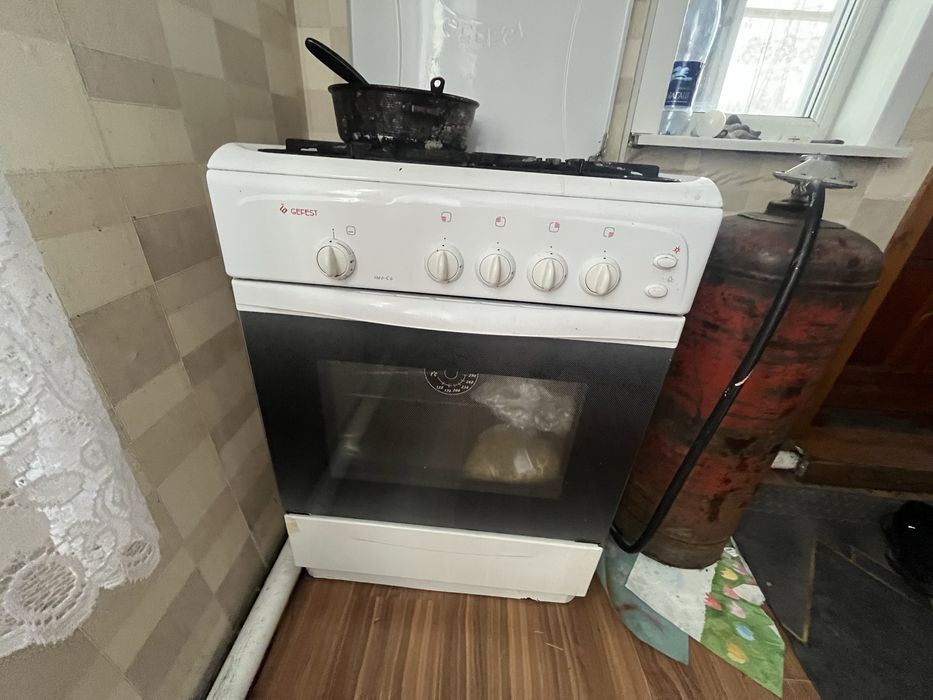 Продам газовую плиту