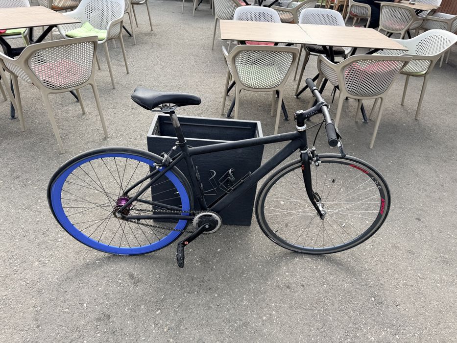 Vand Bicicleta single speed foarte usoara pret 1000 lei urgent