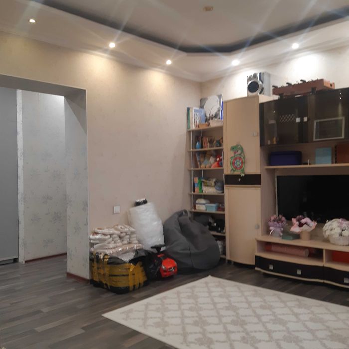 Продам 2 комн. квартиру в самом центре Караганды