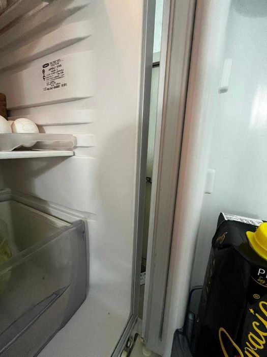 Продам двухкамерный холодильник