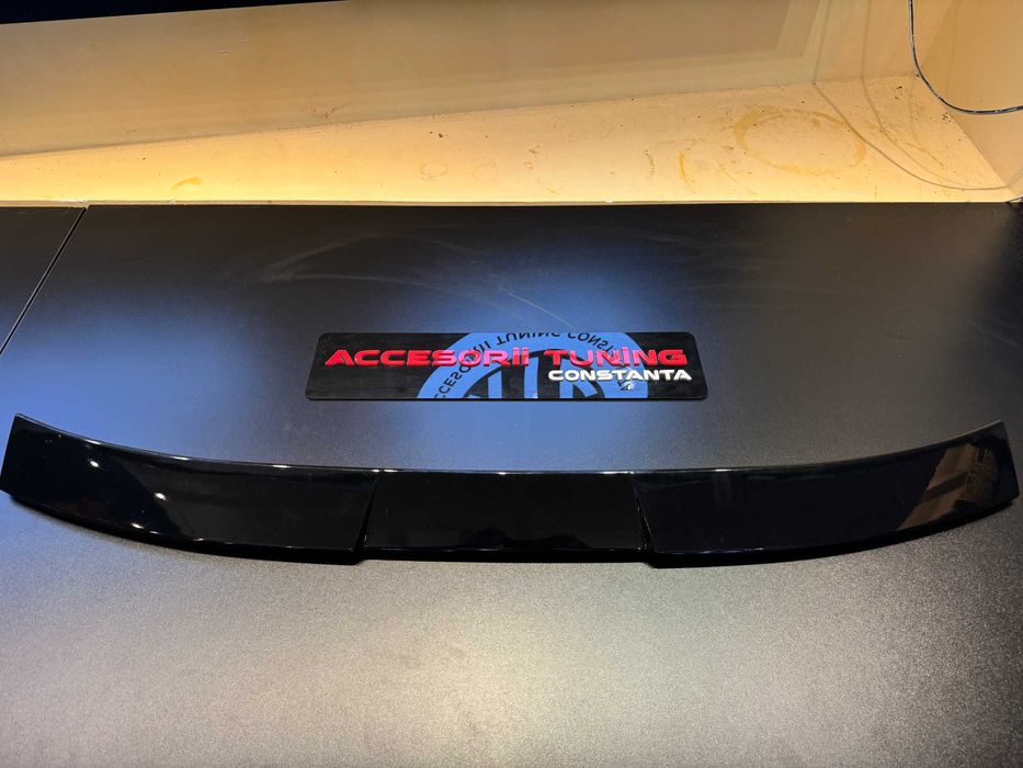 Eleron Luneta - Skoda Superb Mk3 Negru Lucios