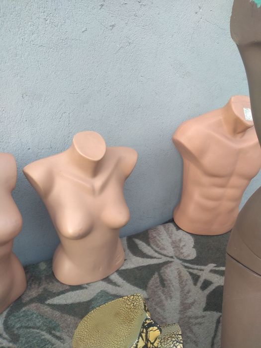 Лот манекени . Цената е за всички .