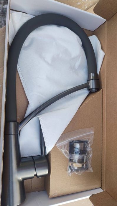 Кухонная мойка со смесителем