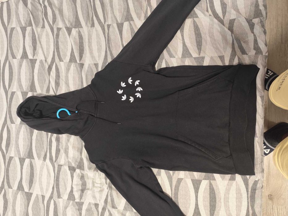 Суитчър Adidas нов