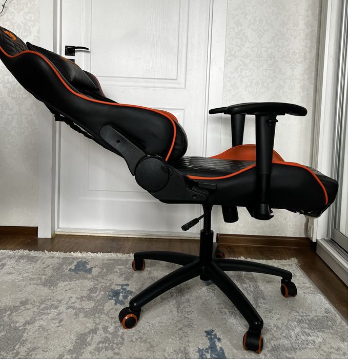 Продам игровое кресло Cougar