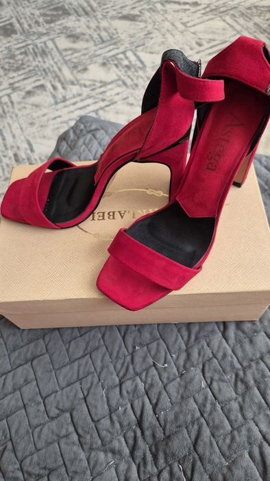 Босоножки 37размер