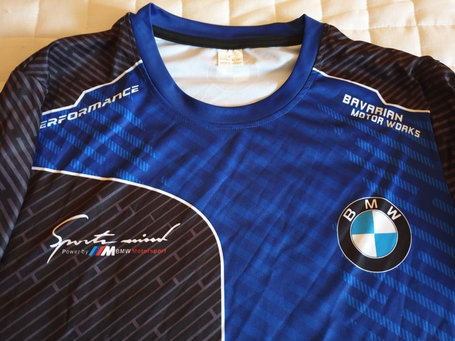 Bluza  de  barbati   -  120  lei.