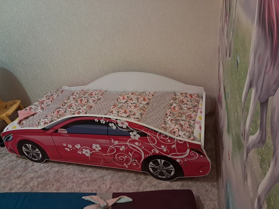Кровать детская машинка