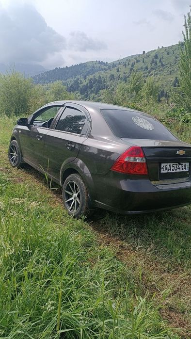 Нексия 3 сотилади