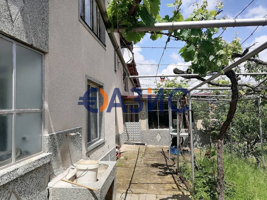 2-етажна къща 235 кв.м. + двор 1529 кв. м.+нива 2013 кв. м,с. Босилково,Общ. Сунгурларе,България#31209092