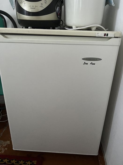 Продам морозильник