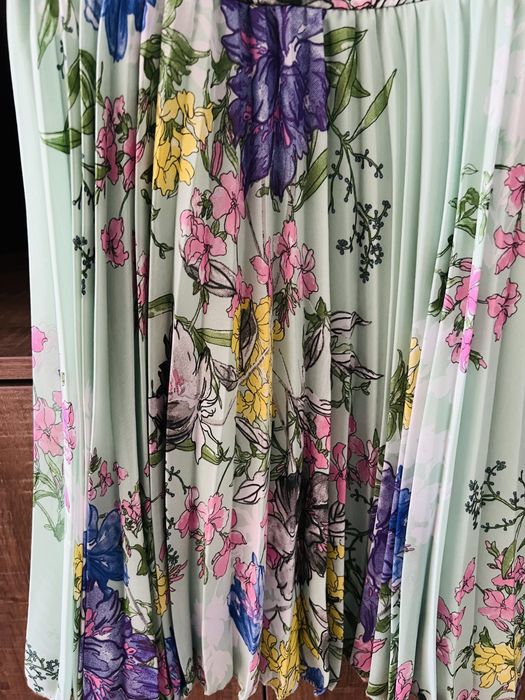 Rochie Asos model Floral