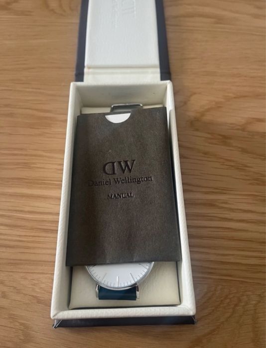 Vand ceas Daniel Wellington