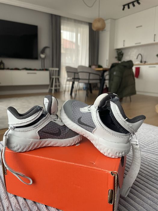 Детски бебешки маратонки Найк Nike revolution