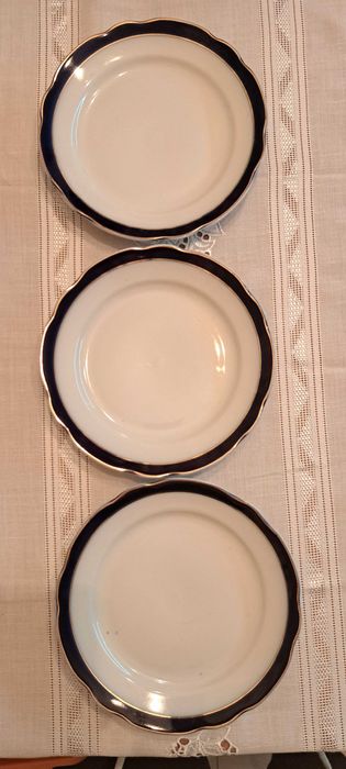 Чинии кобалт. Руски порцелан.