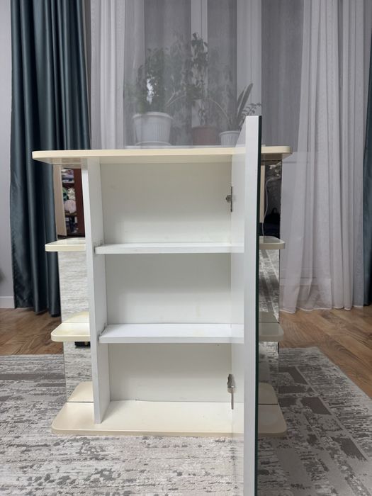 Зеркало настенное