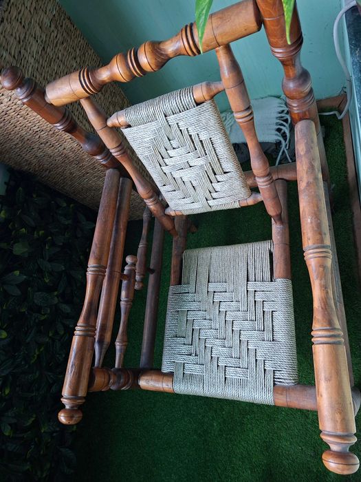 Два броя употребявани тежки дървени градински столове