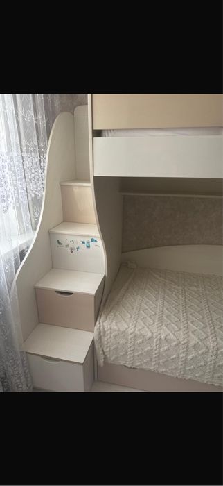 Продам детскую мебель еще к этому есть стол с надвестной тумбоя