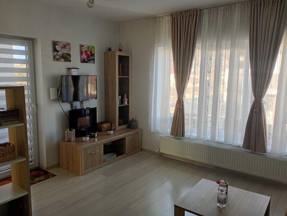 Proprietar direct | Apartament tip casă | Curte proprie și vedere deschisă către Lempeș și Bucegi