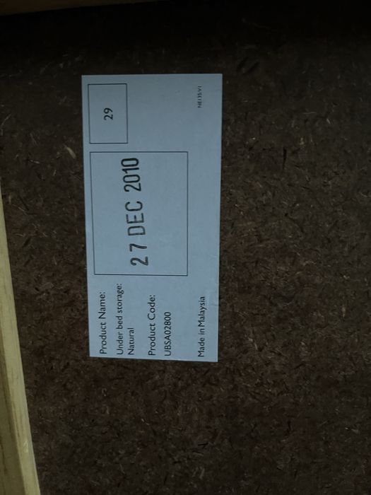 Шкафче под детско легло