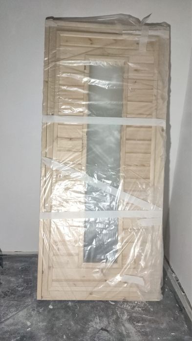 Двери из натурального дерева