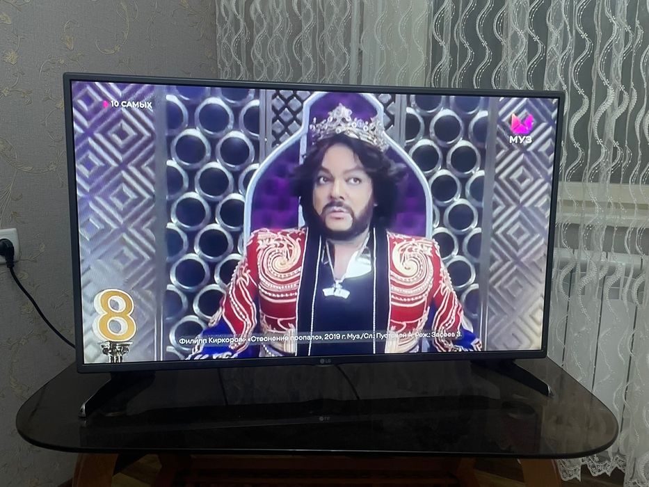 Продаю телевизор LG42