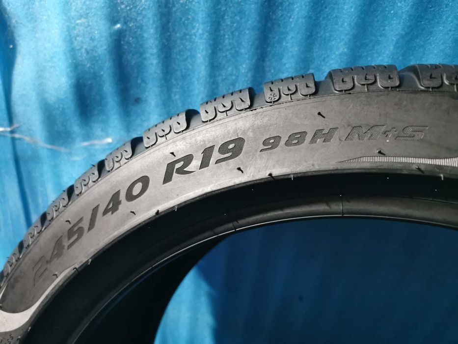 245/40 R19 - 275/35 R19 pirelli runflat m+s 4 bucati