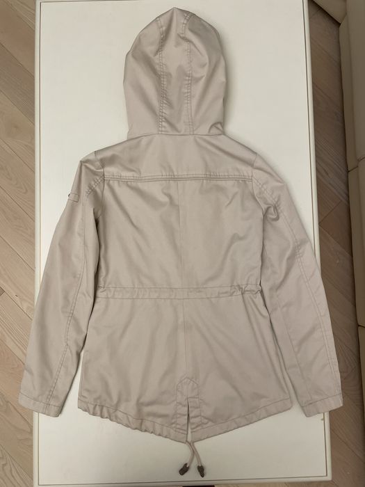 Ветровка женская