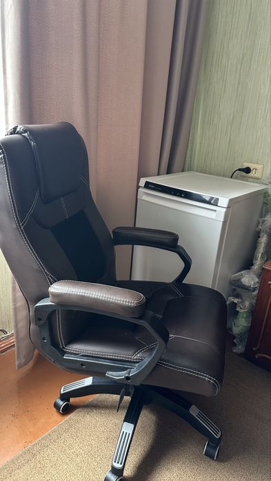 Кресло комьпьютерное офисное