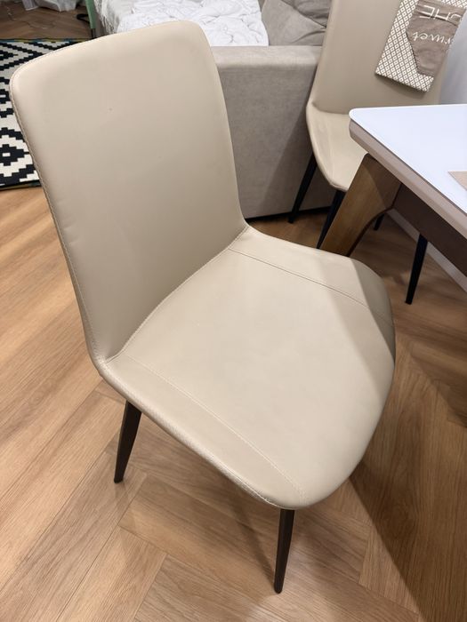 Продам 6 стульев