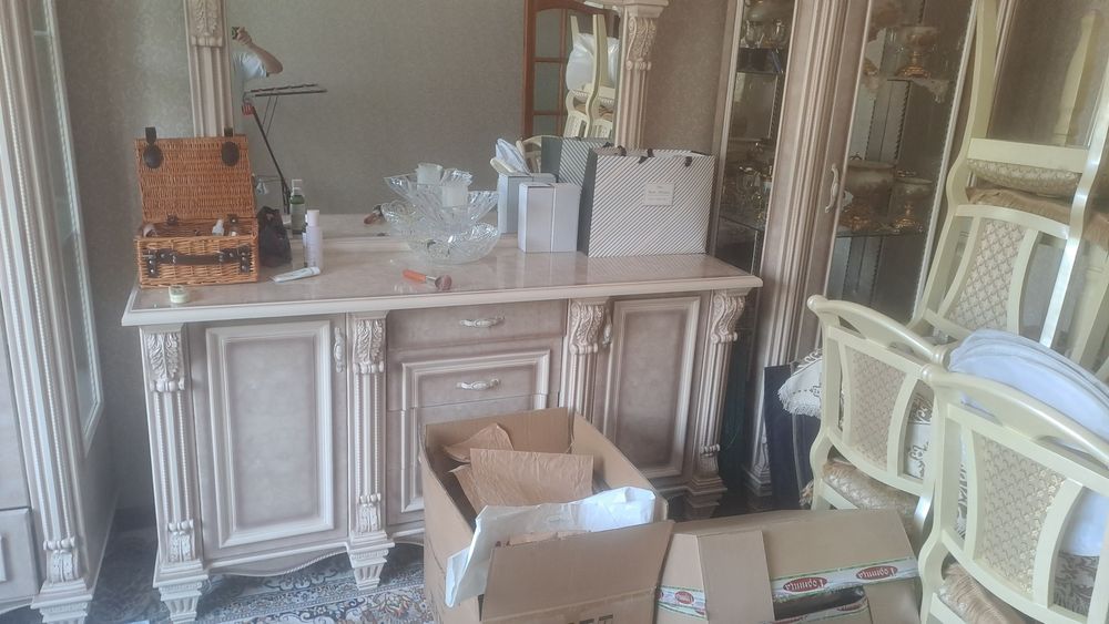 Мебел для зал камот и пенал