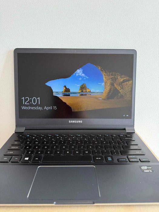 Laptop Samsung Series 9 Ultrabook (NP900X3E-A01RO)