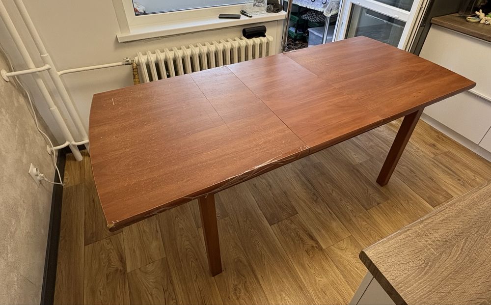 Продается раздвижной стол