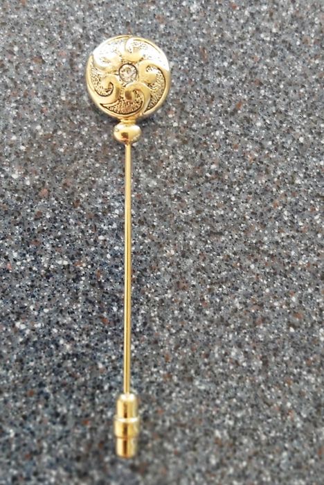 Старинна антикварна златна/18  кар.позлатена немска игла с брилянти