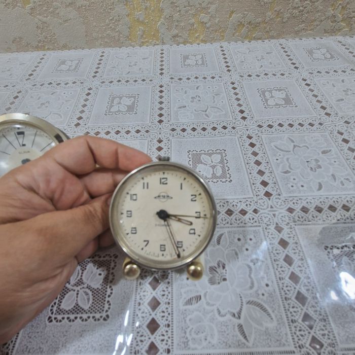 Бронзовое кадило  и будильники часы