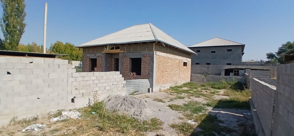 Ок арикда участка сотилади