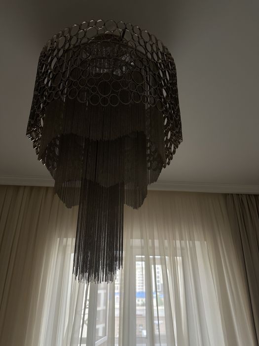 Продам шикарную люстру crystal lux