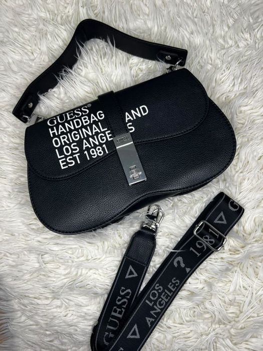 Дамска чанта Guess