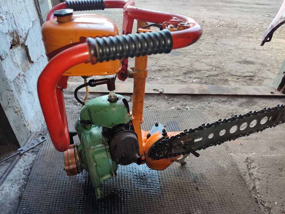 Продам бензопилу "Дружба"