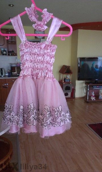 Елегантна рокля за малка принцеса