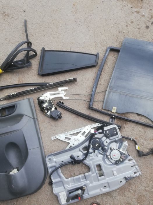 Продам дверь hyundai santa fe 2003 год