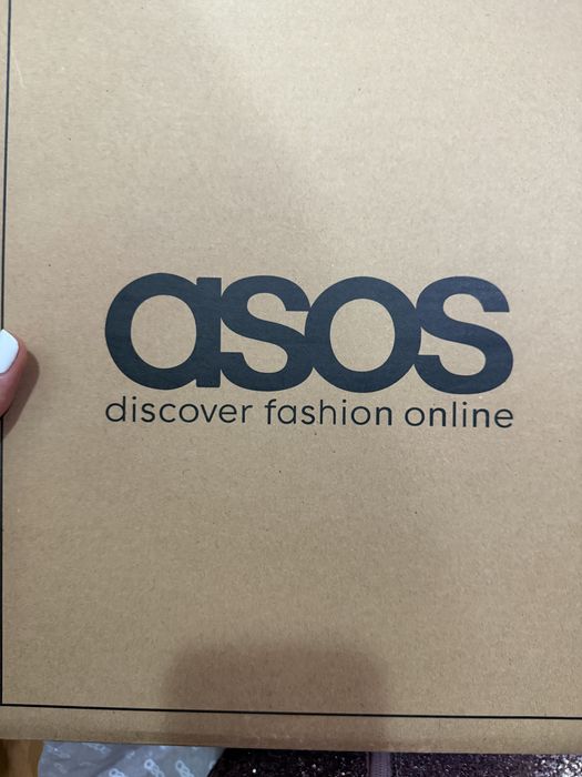 Ghete cu gliter, superbe.  Portate de 3 ori, cumparate de pe Asos.